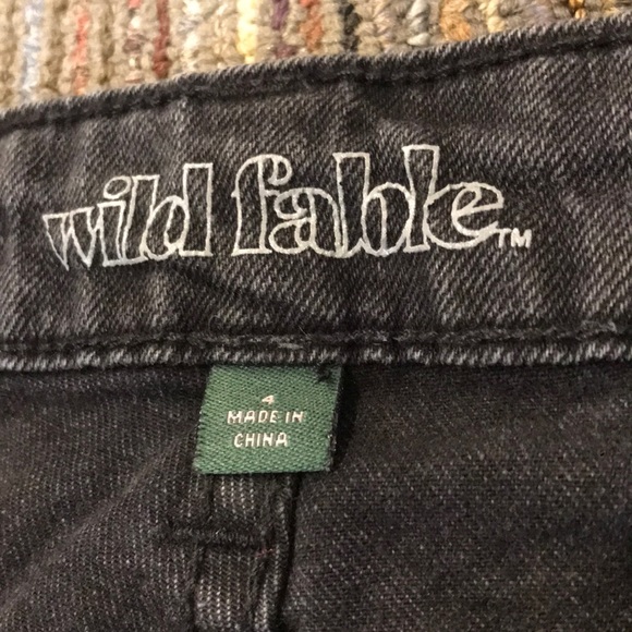 Ripped Black Mom Jeans - Picture 4 of 4